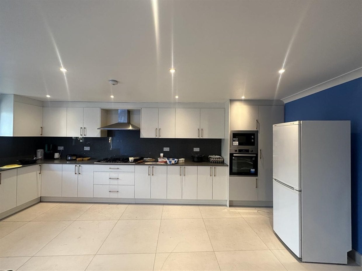 Room Dawes Moor Close in Slough
