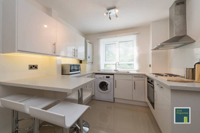 Flat Fletcher Road in Greater London