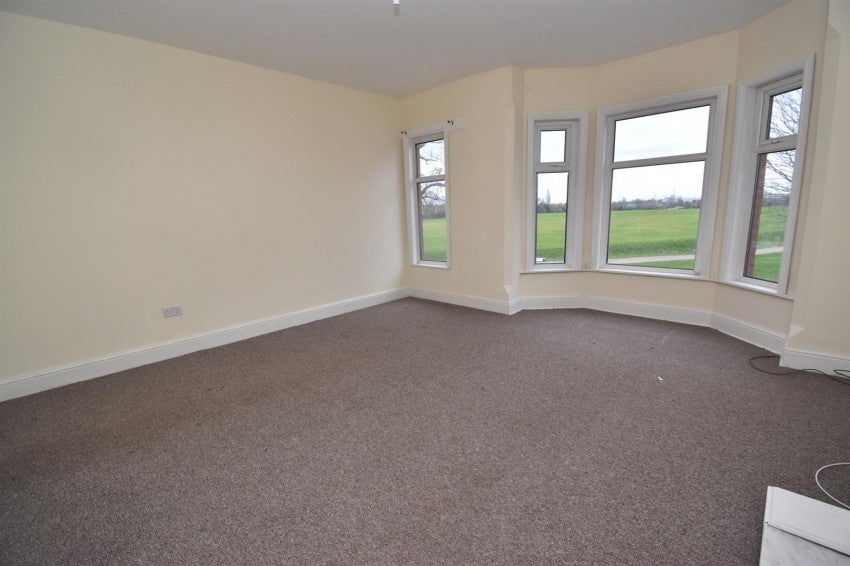 Flat Earlsdon Avenue North in Coventry