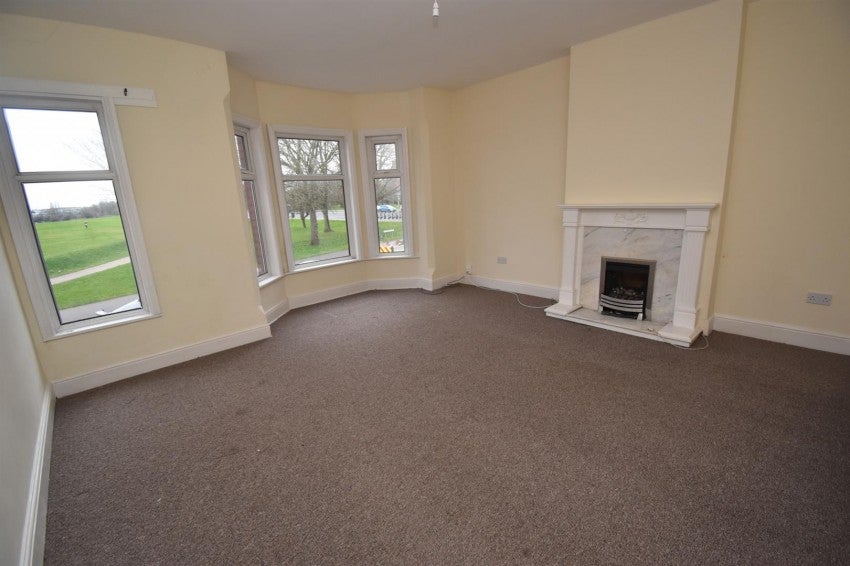 Flat Earlsdon Avenue North in Coventry