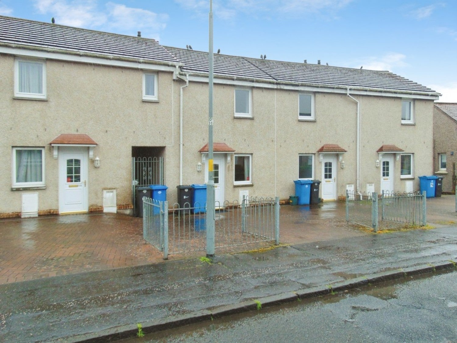 House Charles Crescent in Bathgate