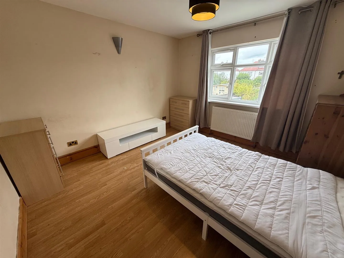 Room Blockley Road in Greater London