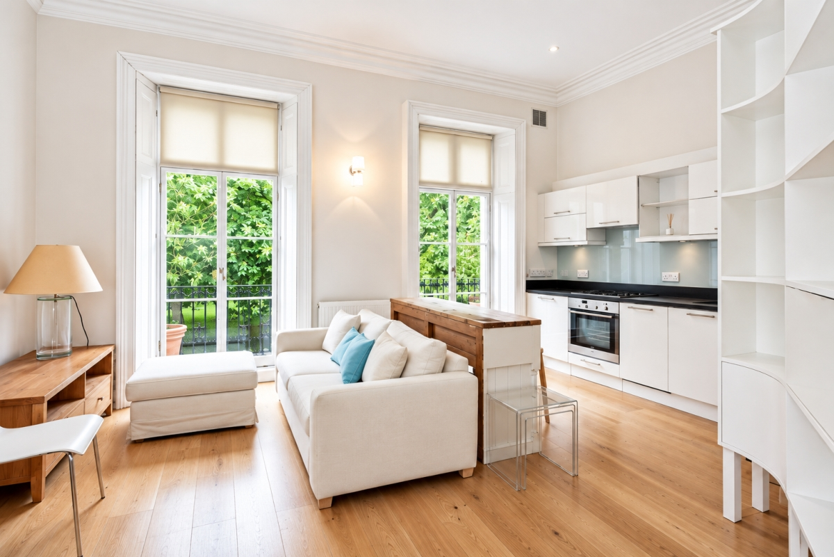 Flat Royal Crescent in Greater London
