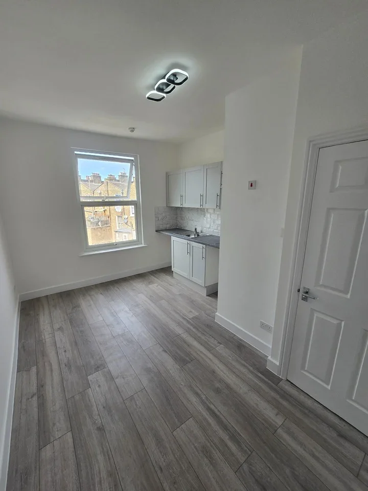 Flat Burlington Gardens in Greater London