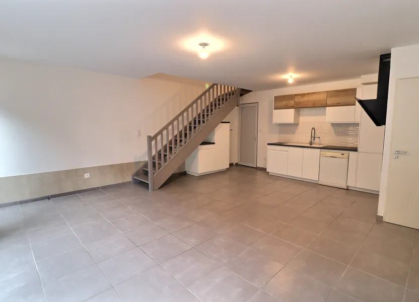 Appartement Avenue Perriollat à Les Avenières Veyrins-Thuellin