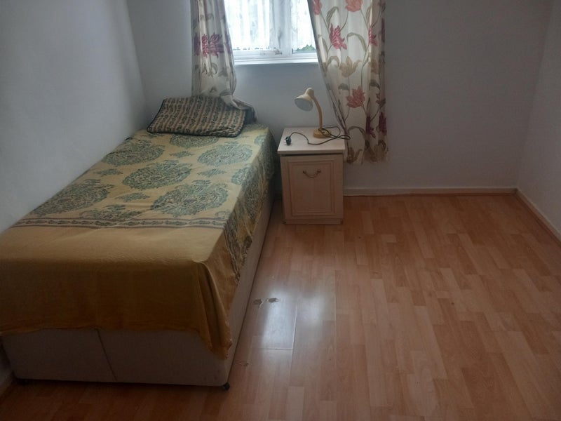 Room Rokeby Drive in Sheffield