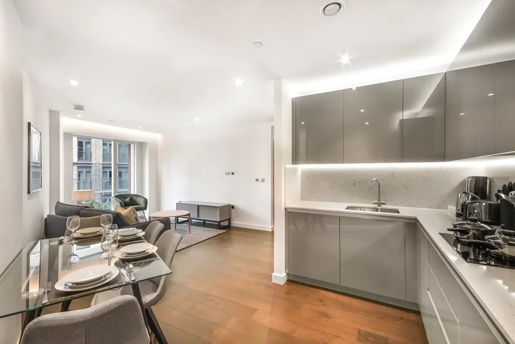 Flat Malthouse Road in Greater London