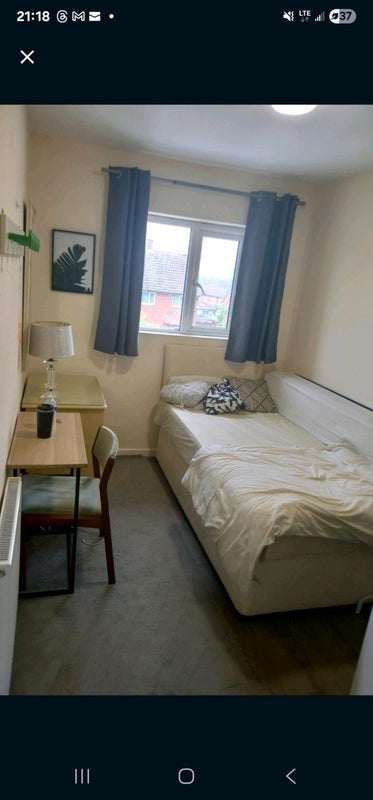 Room Headley Drive in Greater London