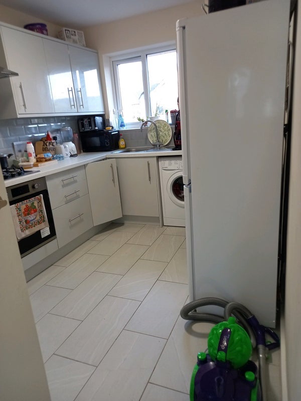 Room Headley Drive in Greater London