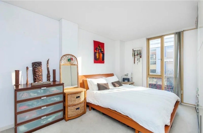 Room West Parkside in Greater London
