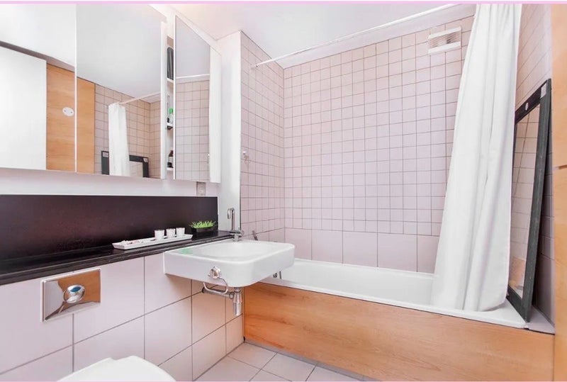 Room West Parkside in Greater London