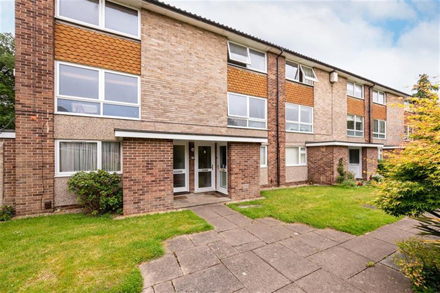 Flat Lima Court in Reading