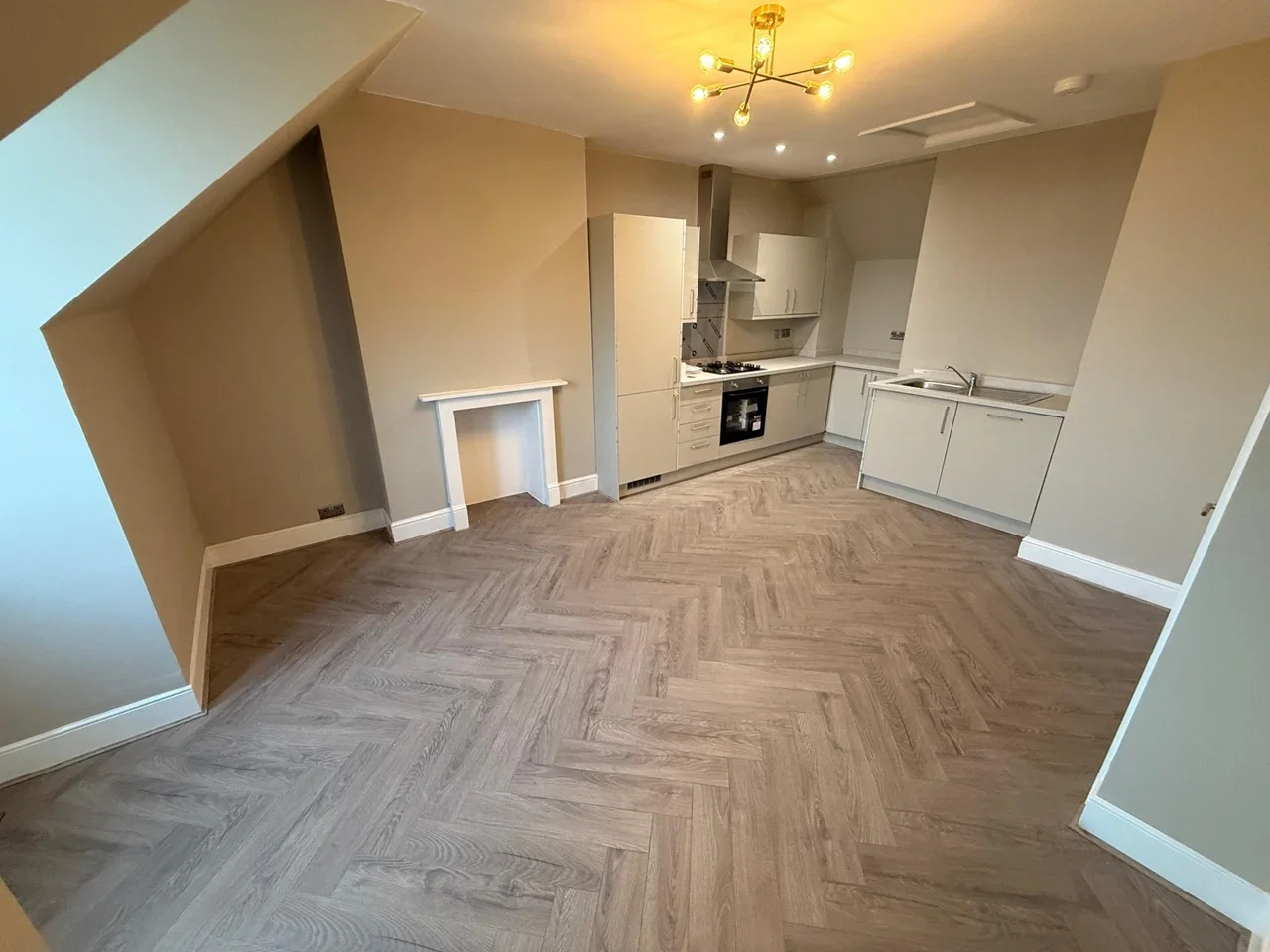 Flat Oxgate Gardens in Greater London