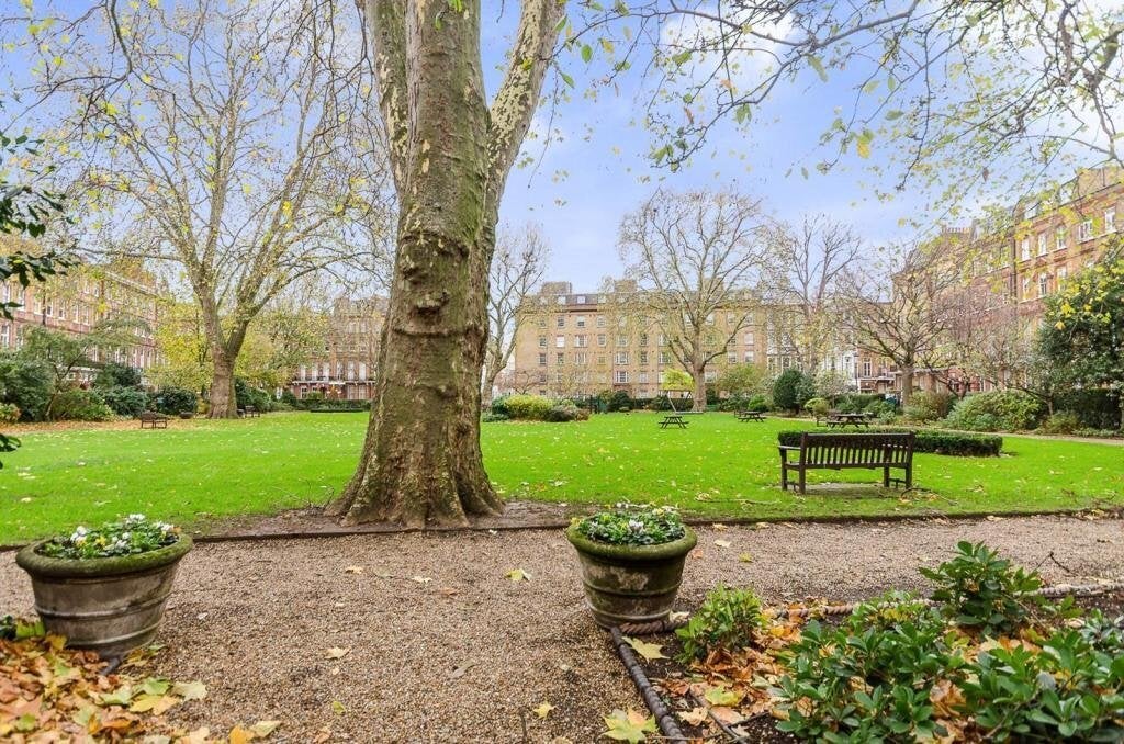 Flat Nevern Square in Greater London
