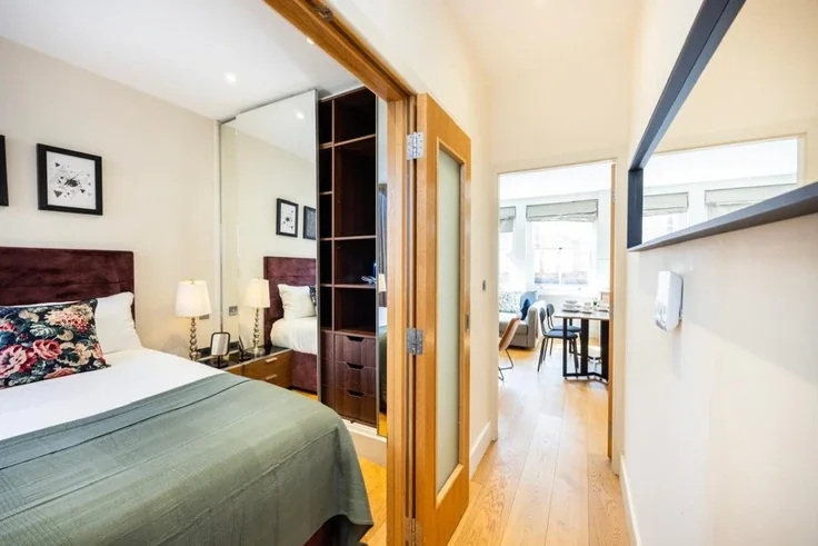 Flat Great Titchfield Street in City of Westminster
