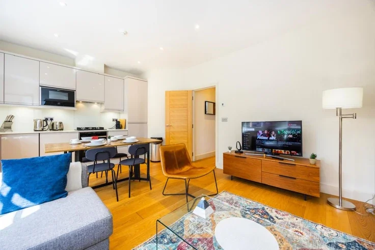 Flat Great Titchfield Street in City of Westminster
