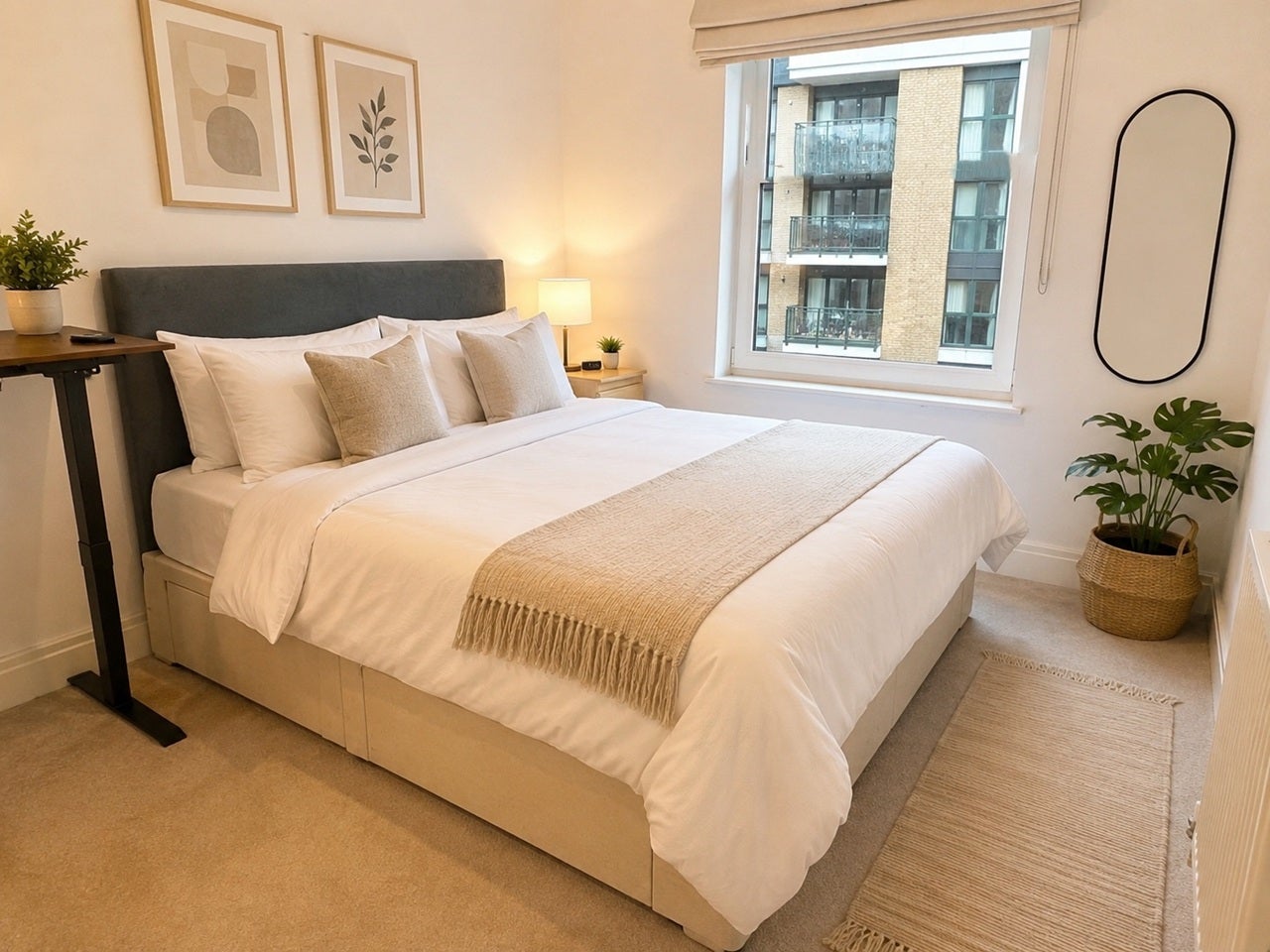 Flat Warwick Road in Greater London