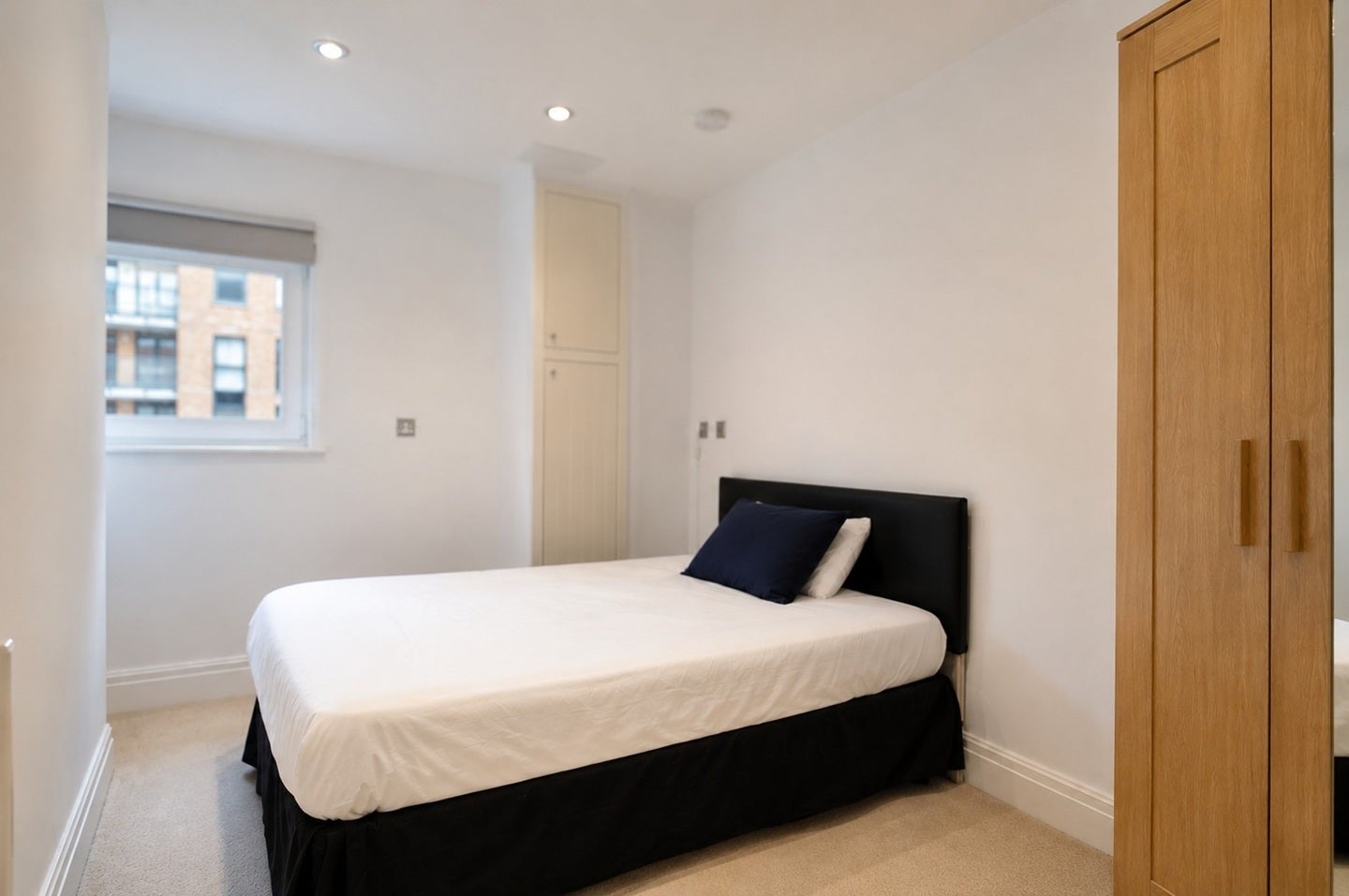 Flat Warwick Road in Greater London