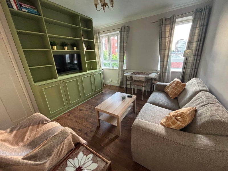 Flat Palliser Road in Greater London
