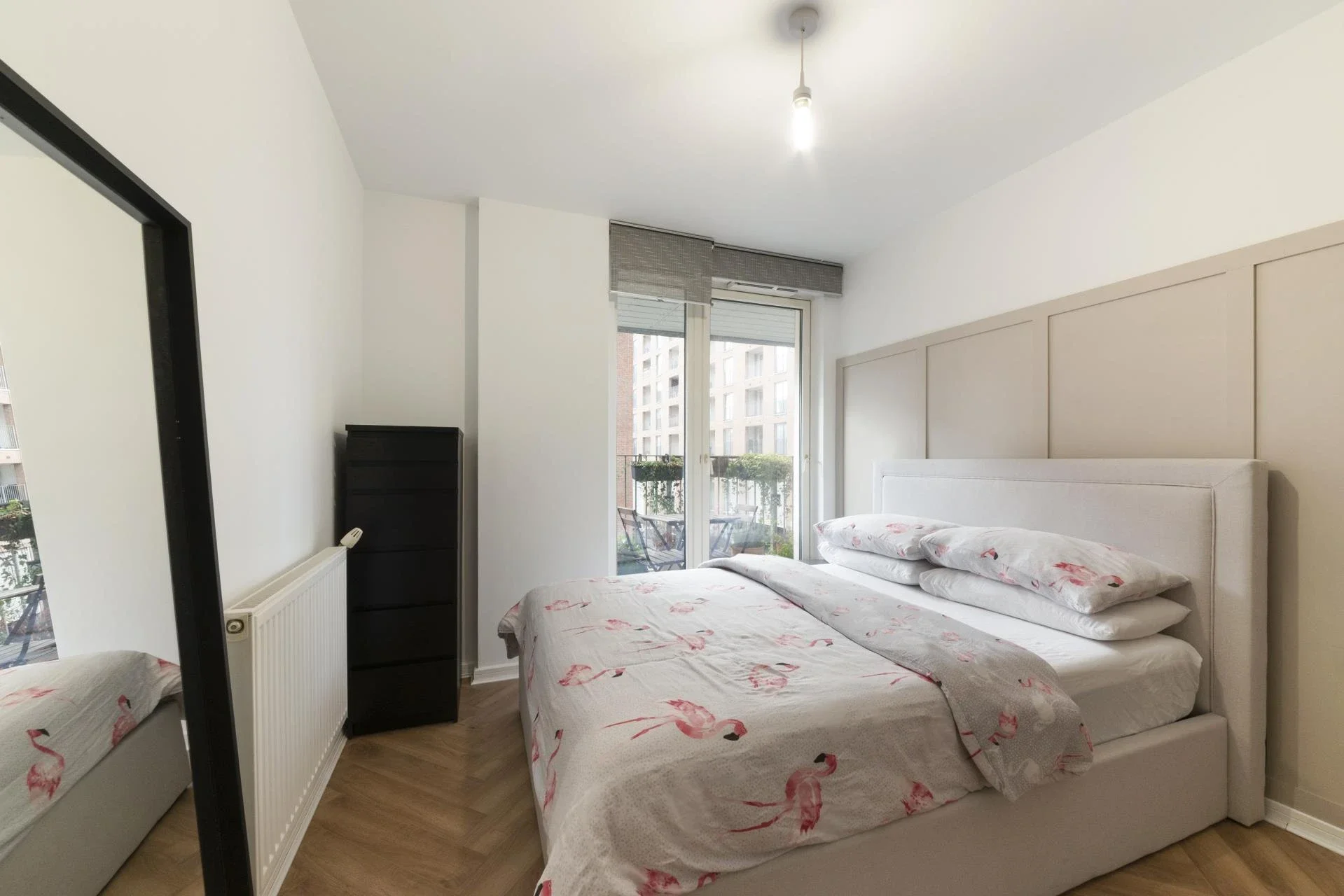Flat Hammersley Road in Greater London