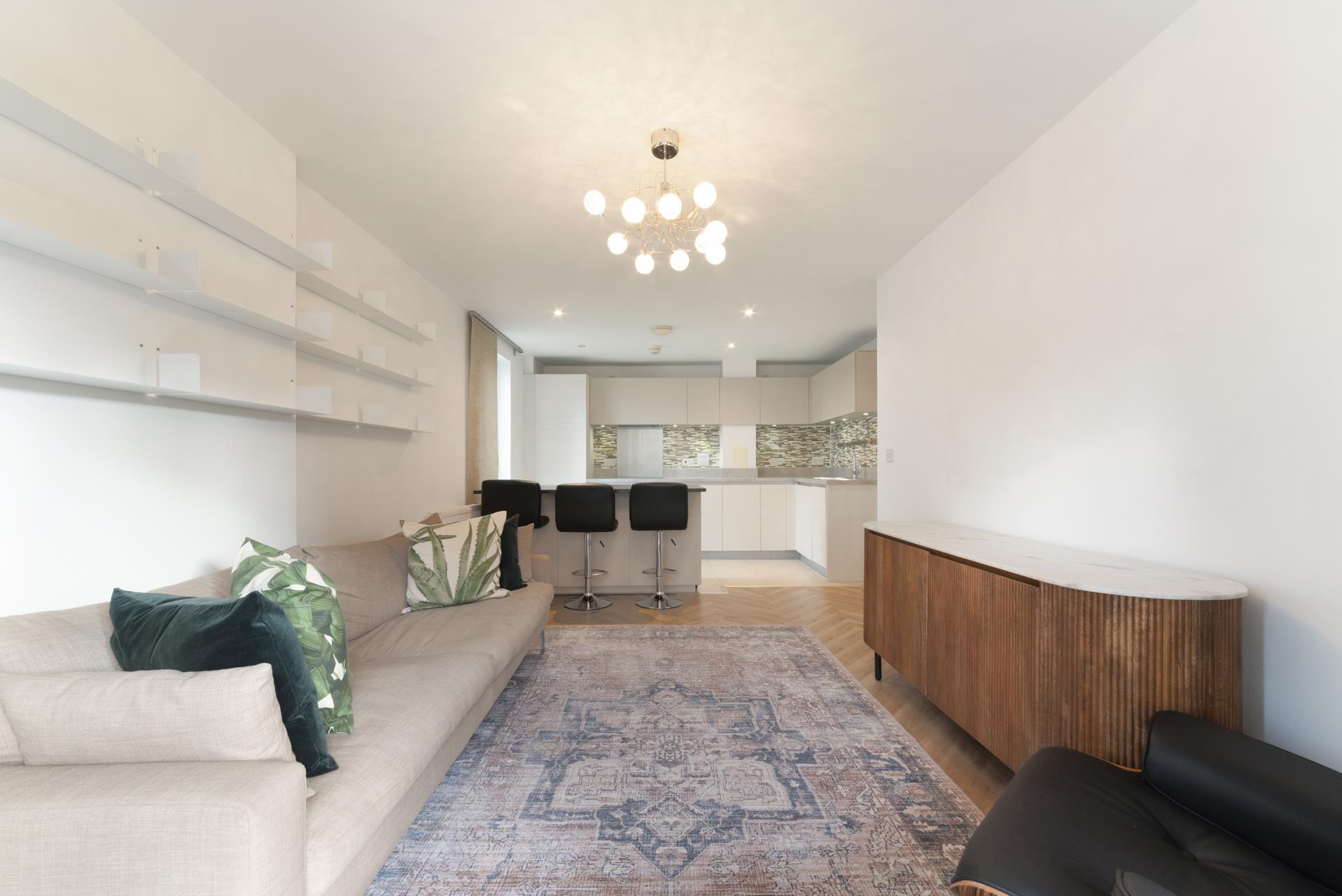 Flat Hammersley Road in Greater London