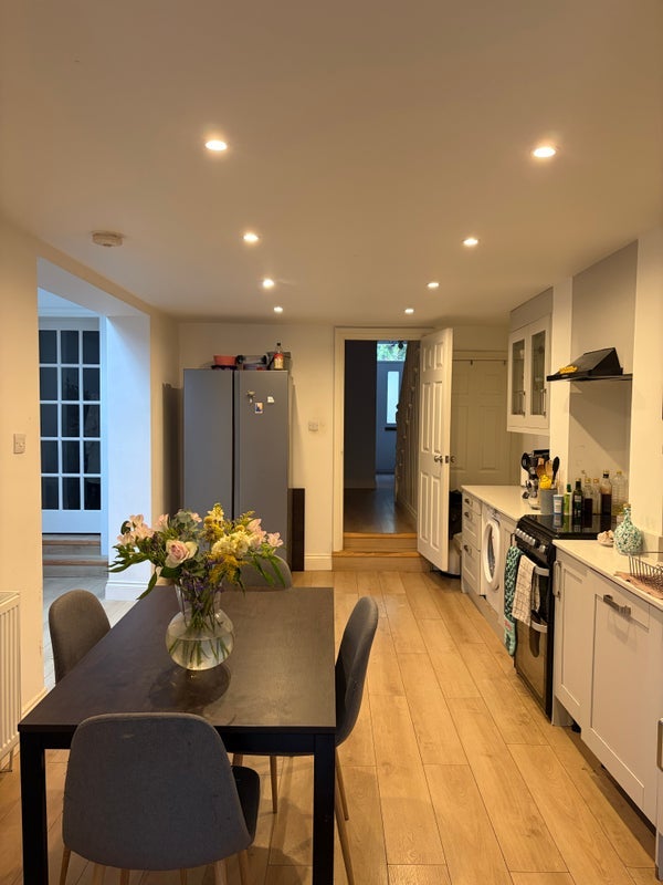Room Summerley Street in Greater London