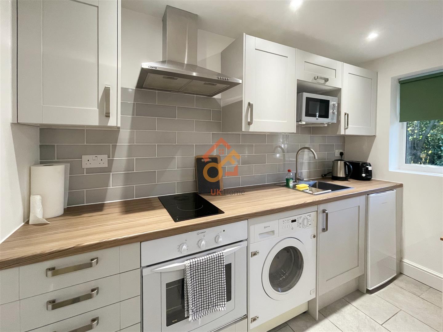 Flat Derwent Avenue in Greater London