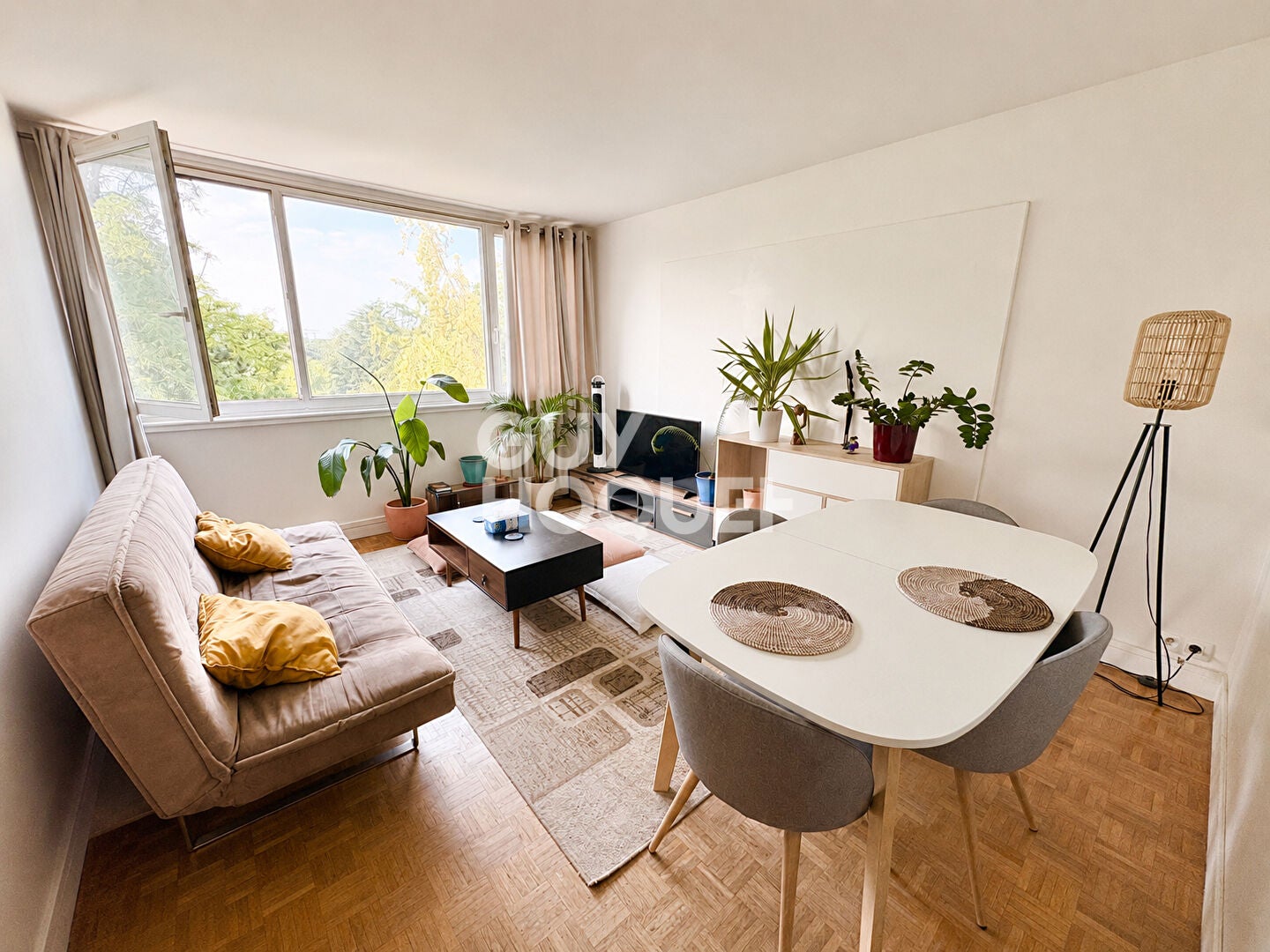 Appartement Autoroute du Soleil à Saint-Sauveur-sur-École