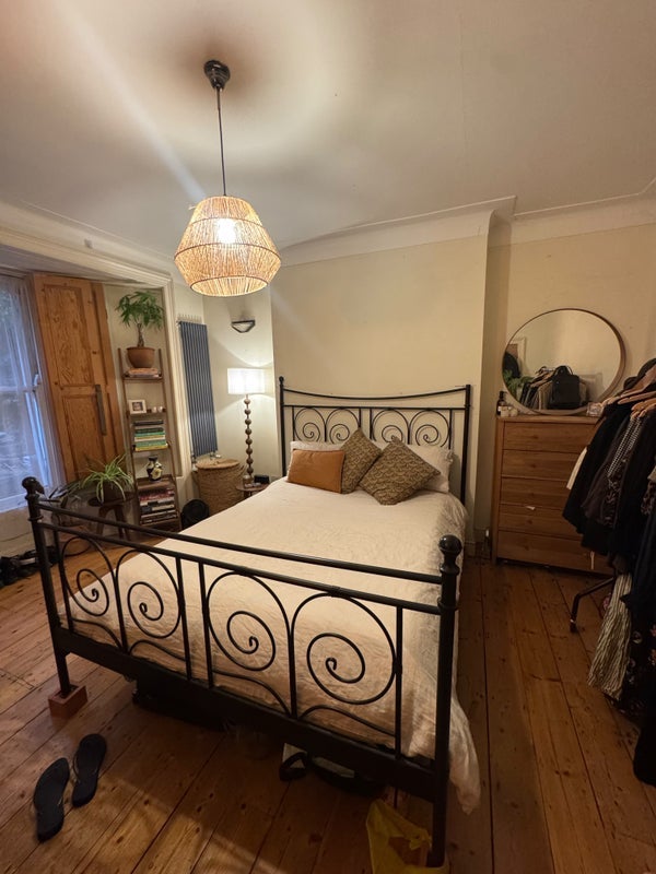Room Greenwood Road in Greater London
