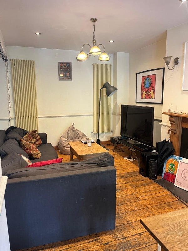 Room Greenwood Road in Greater London