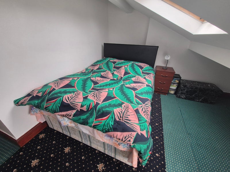 Room Grange Road in Sandwell