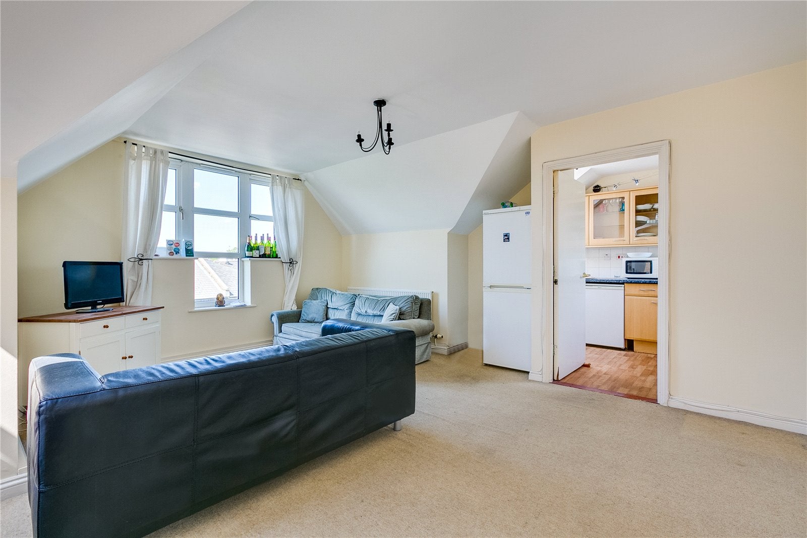 Flat Saint James's Drive in Greater London