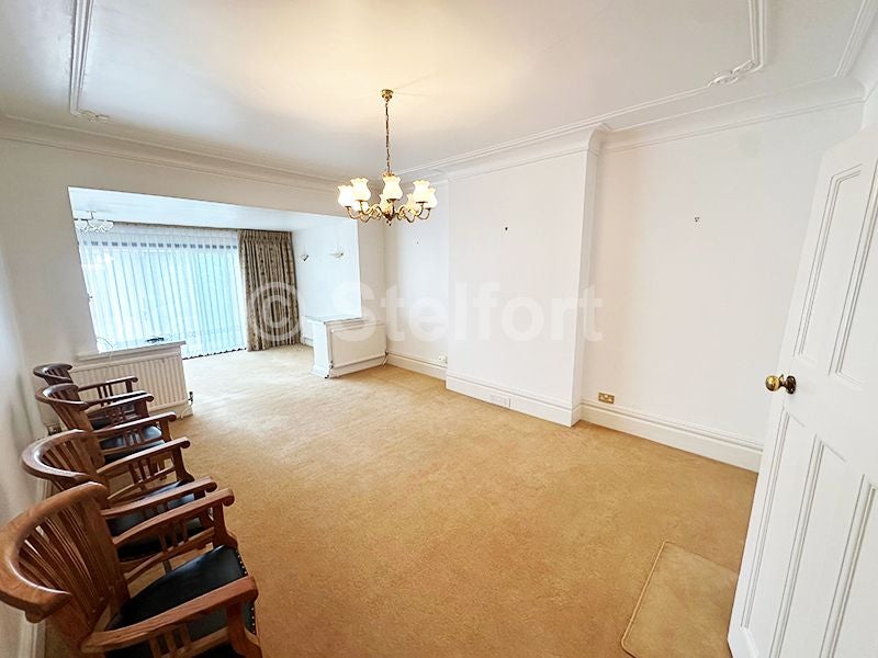 House The Ridgeway in Greater London