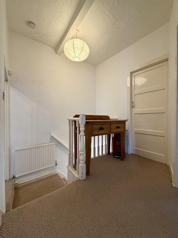 Flat Ling Road in Greater London