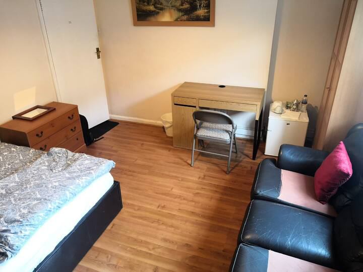 Room Harrison Street in Greater London