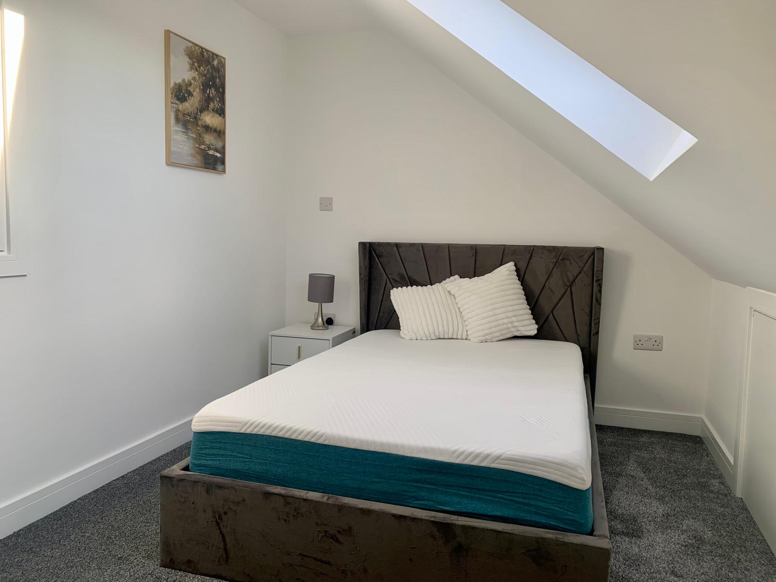 Room Windermere Road in Bristol