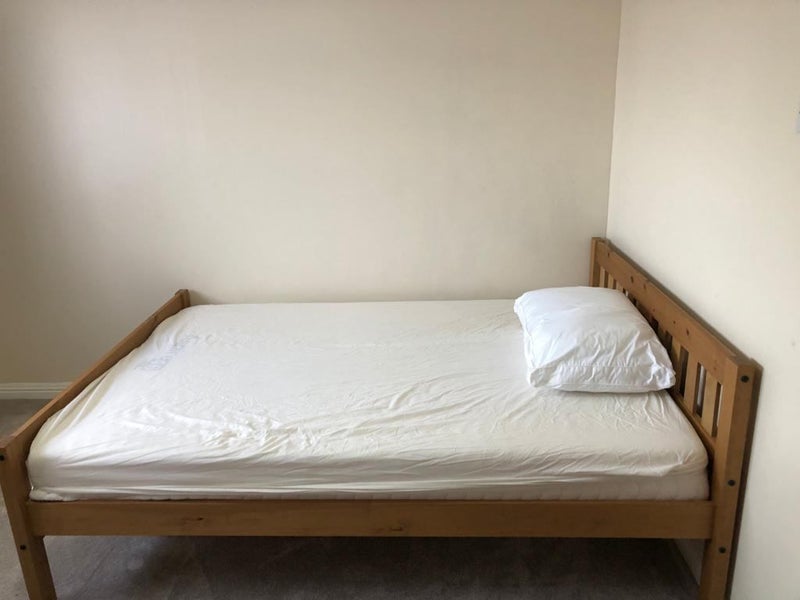 Room Brickfield Farm Gardens in Greater London