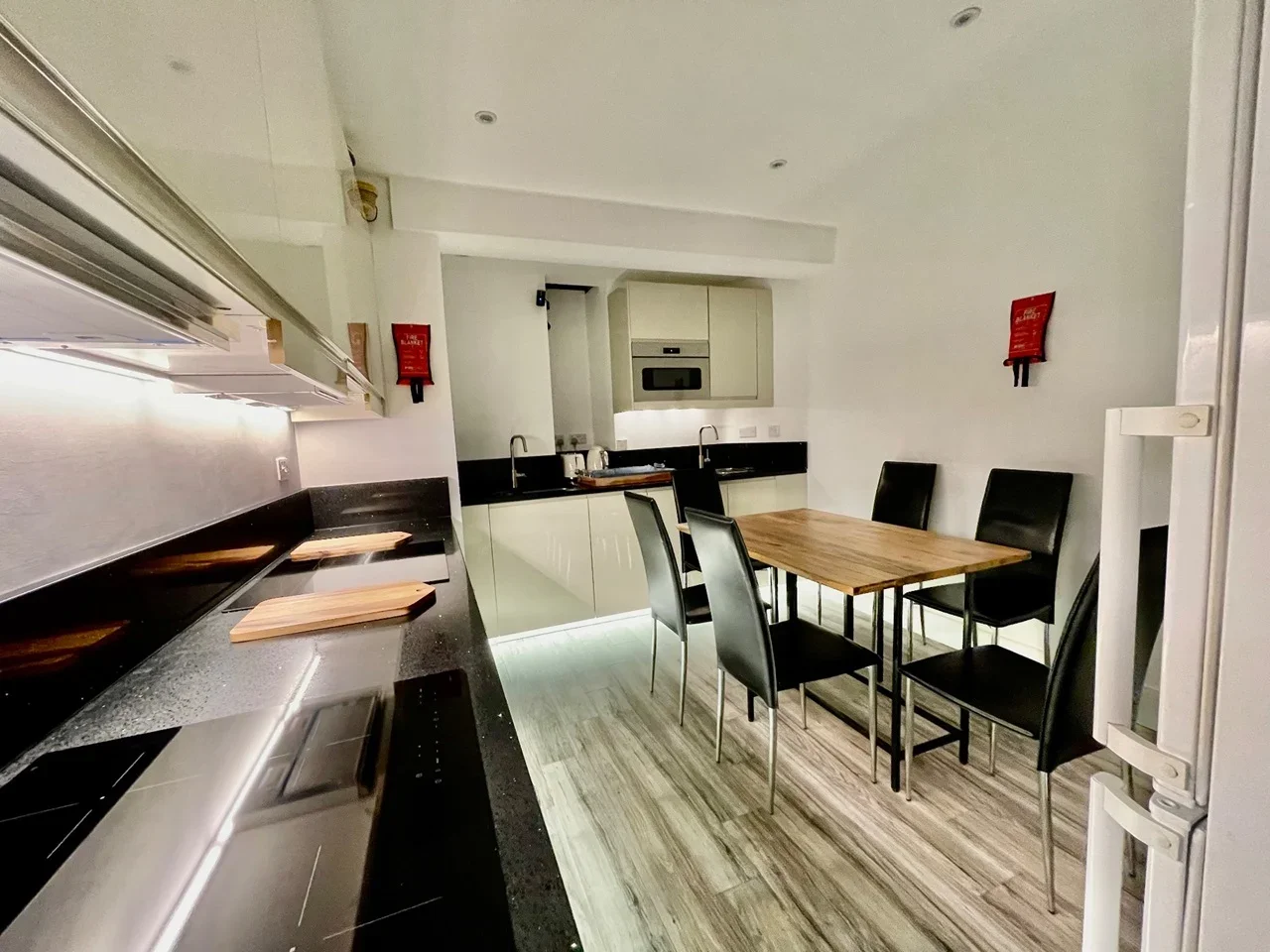 Room Whitton Avenue West in Greater London