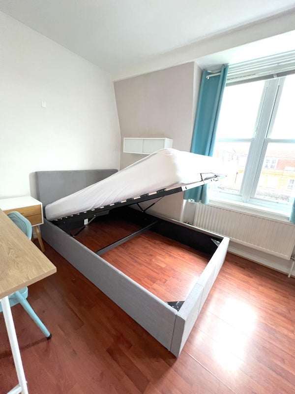 Flat Fulham Court in Greater London