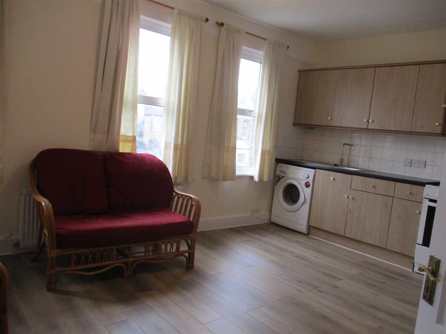 Flat Balfour Road in Greater London