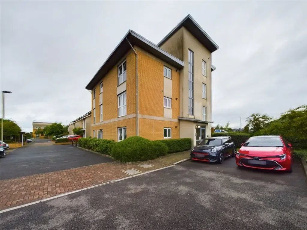 Flat Gemini Close in Cheltenham
