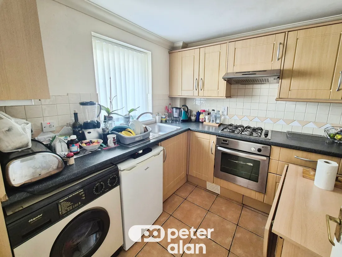 Flat Saint Mary Street in Risca
