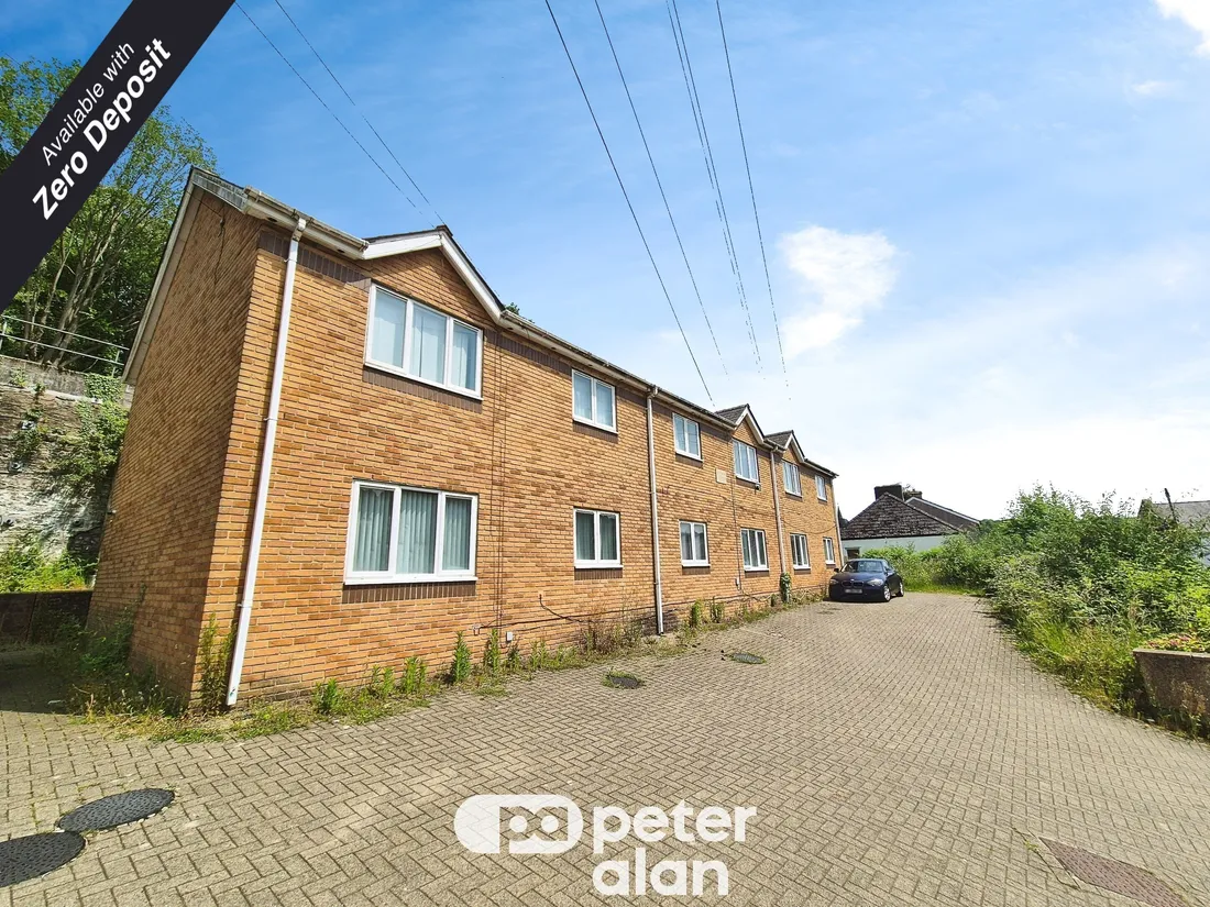 Flat Saint Mary Street in Risca