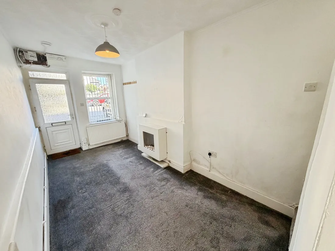 House Oakfield Street in Pontarddulais