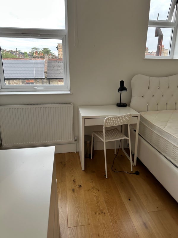 Room Green Lanes in Greater London