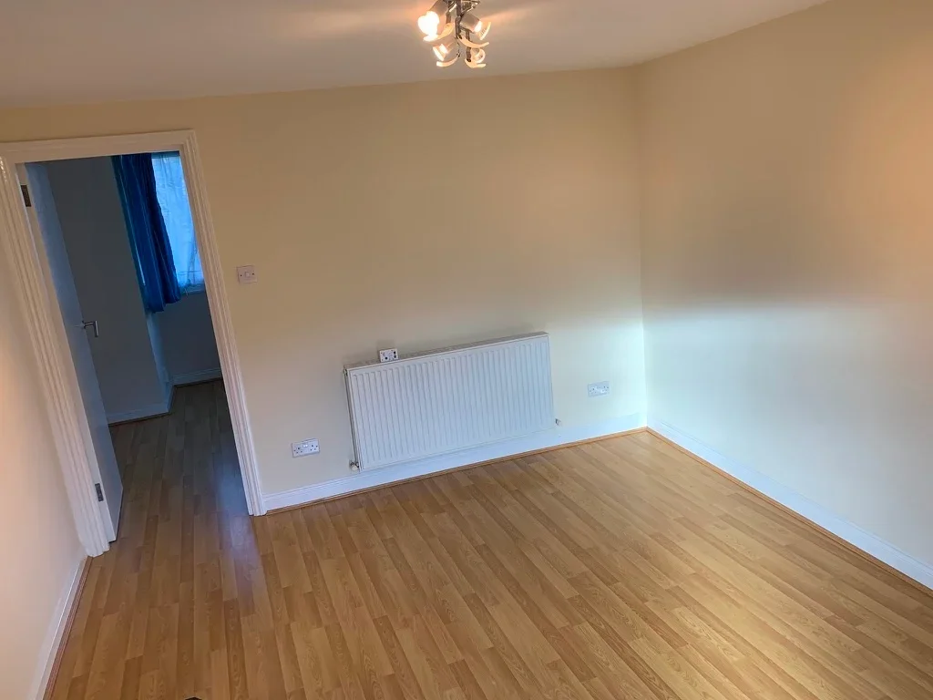 Flat Wellbury Terrace in Dacorum