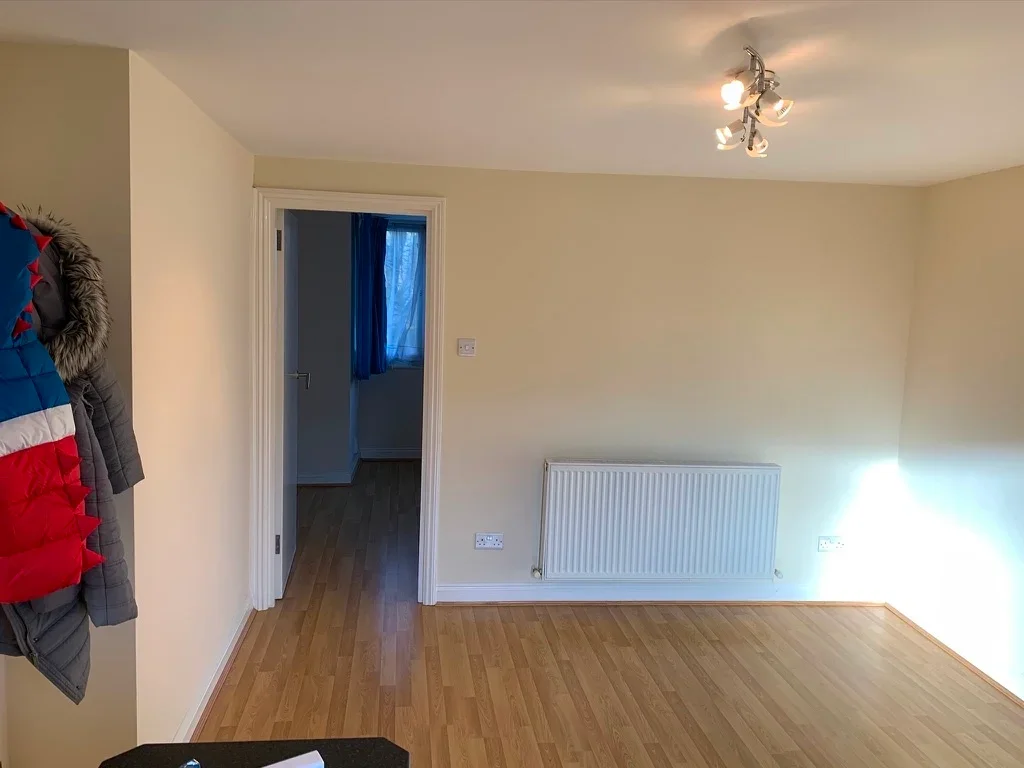 Flat Wellbury Terrace in Dacorum