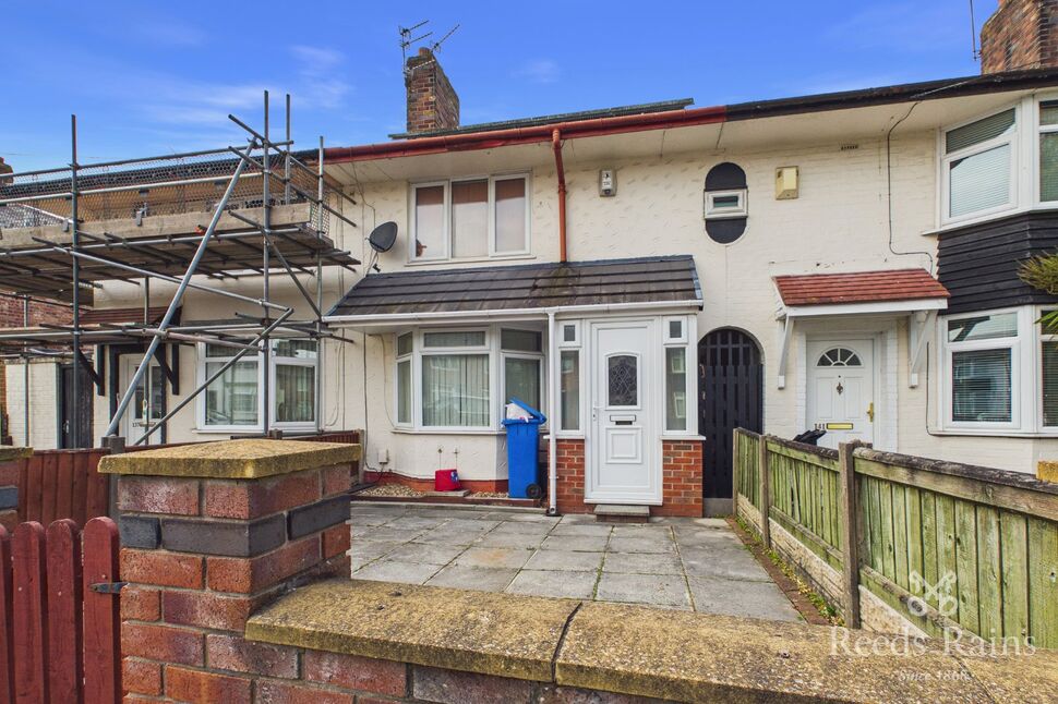 House Woolfall Crescent in Huyton