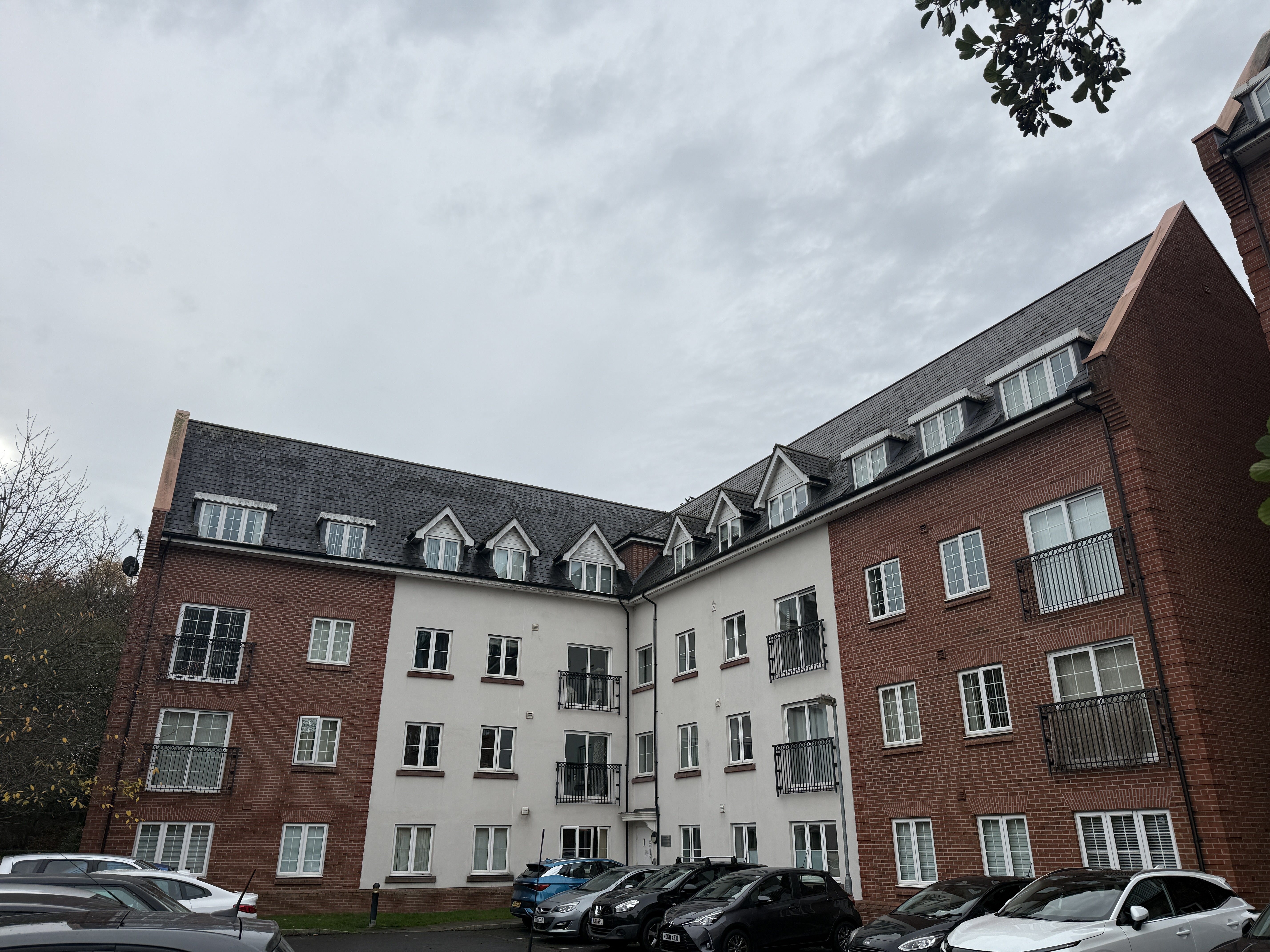 Flat Greenings Court in Warrington