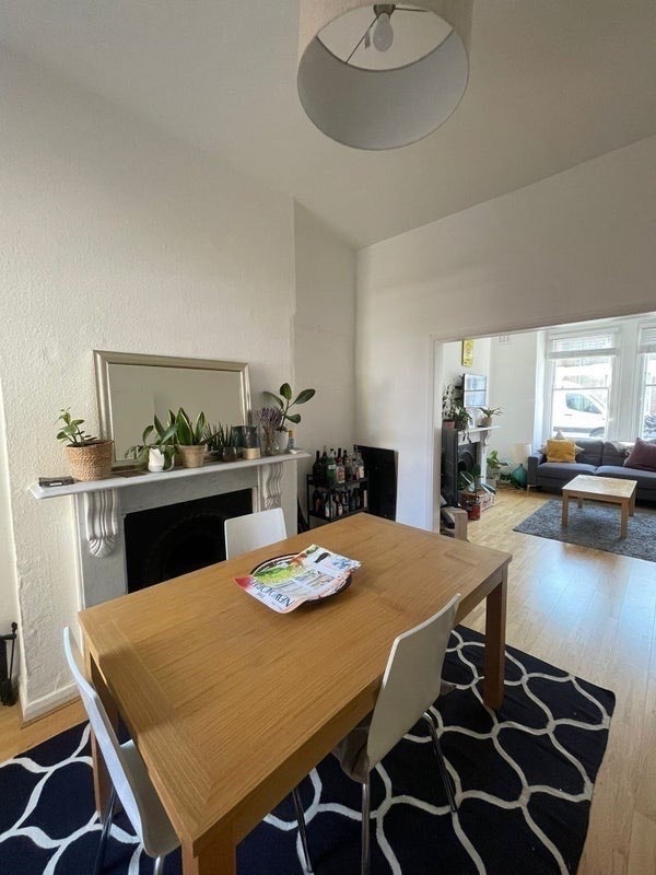 Room Saint Alphonsus Road in Greater London